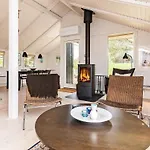 4 Star In Hjorring-by Traum *