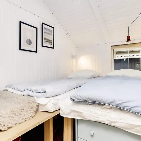 4 Star In Hjorring-by Traum *