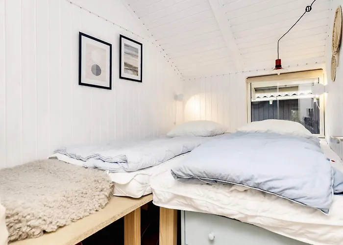 4 Star In Hjorring-by Traum *